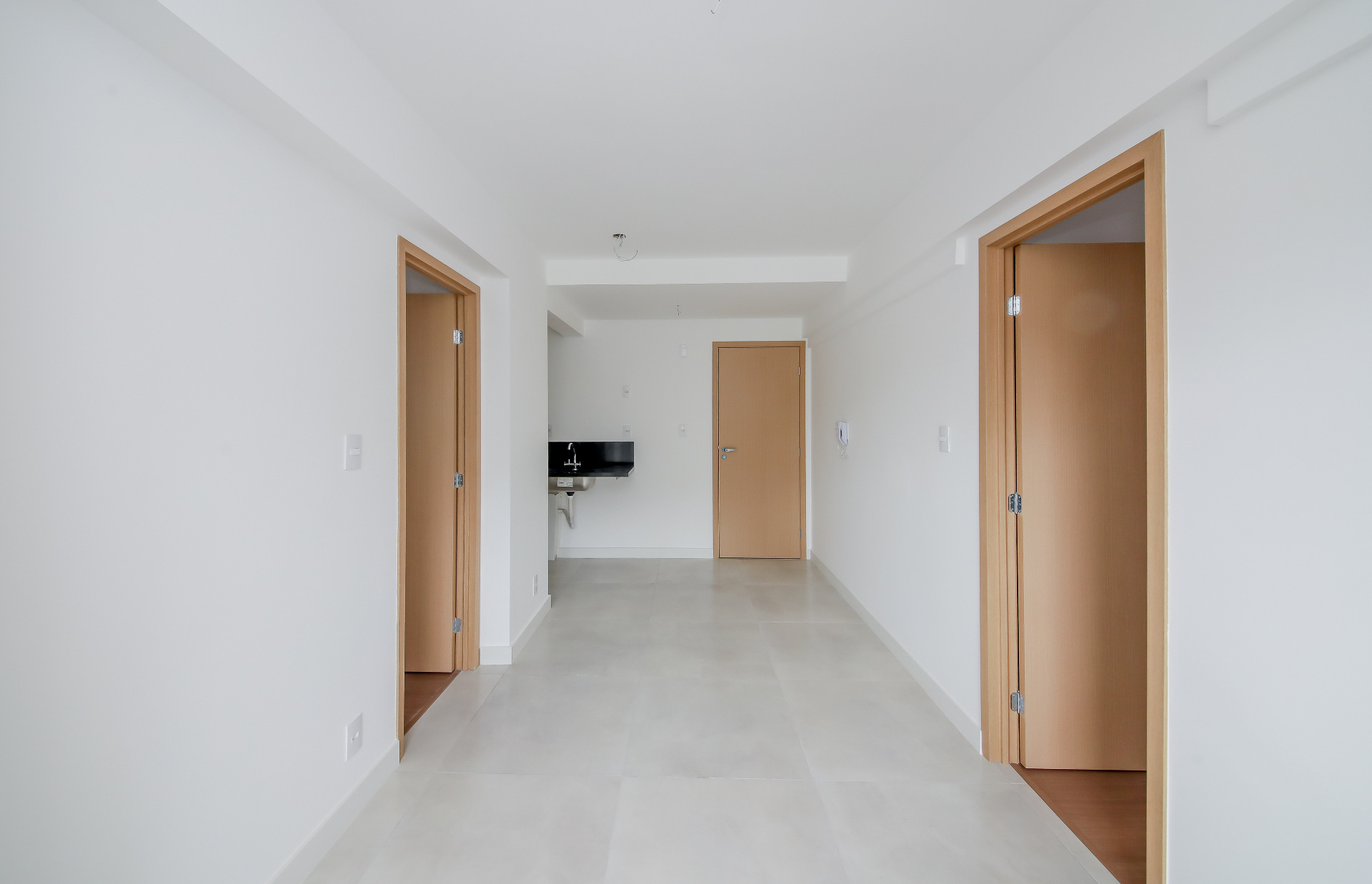 Centro: 2 suítes, varanda, vista livre., foto 10
