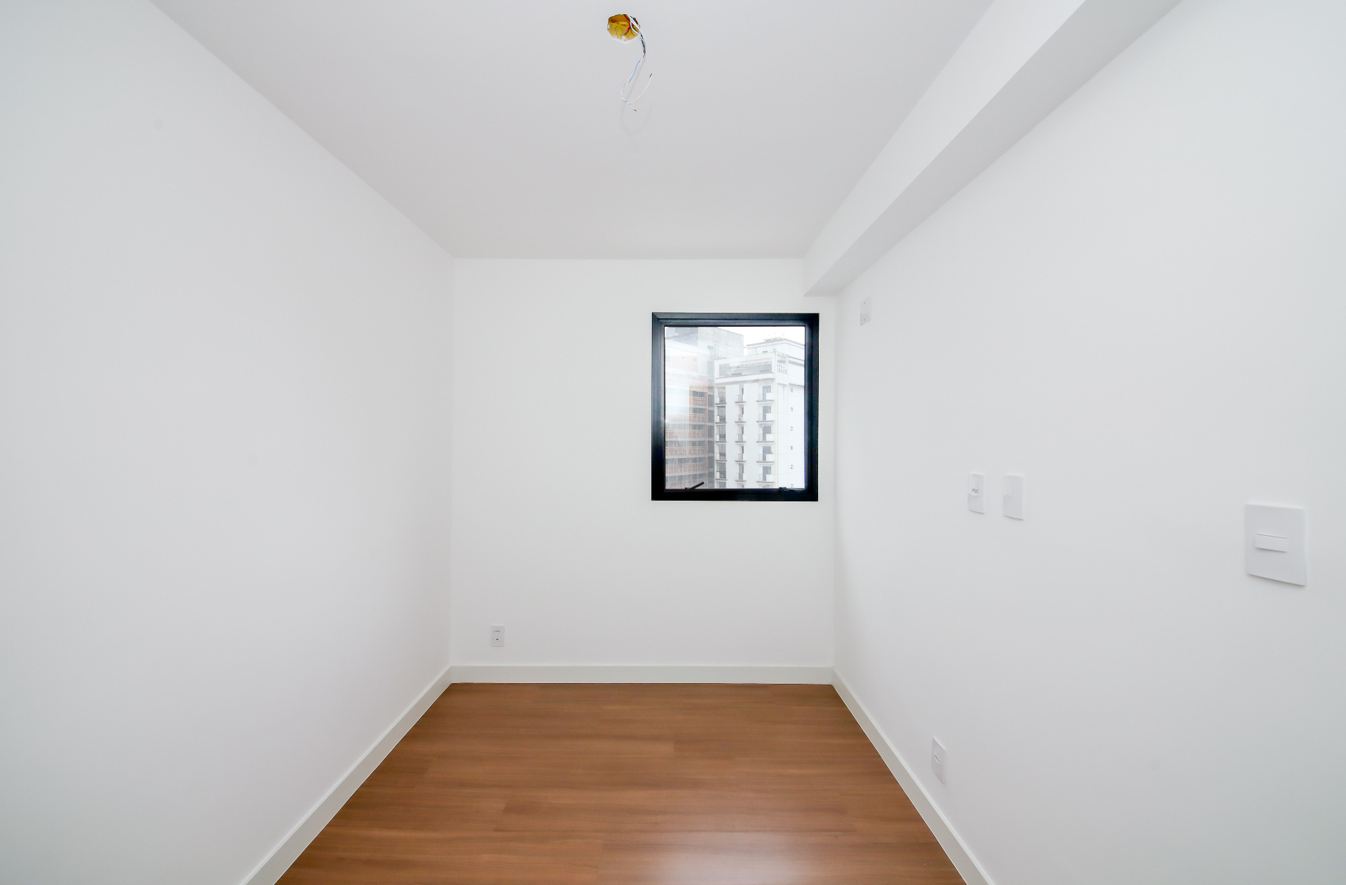 Centro: 2 suítes, varanda, vista livre., foto 15