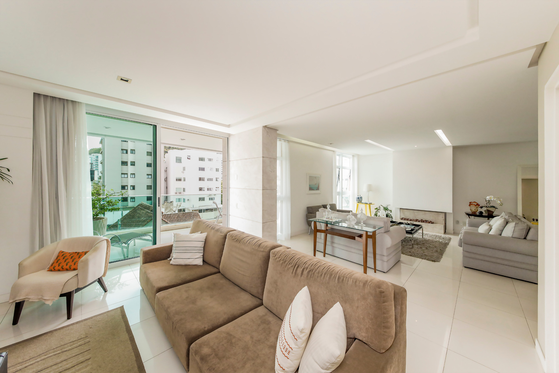 Bom Pastor: 3 suítes, 1 por andar, 366m²., foto 1
