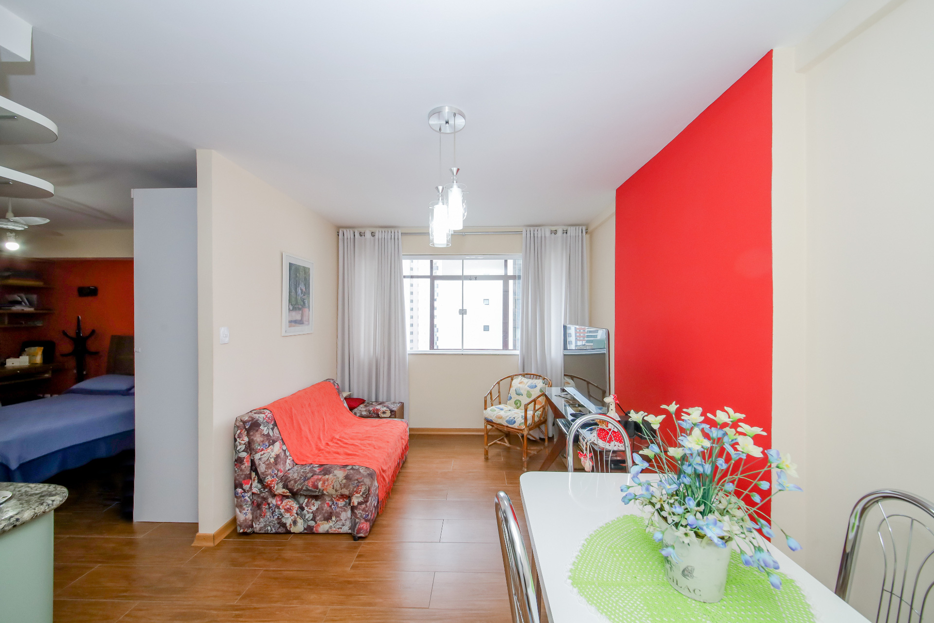 Apartamento com varanda e móveis planejados no Centro para venda, foto 1