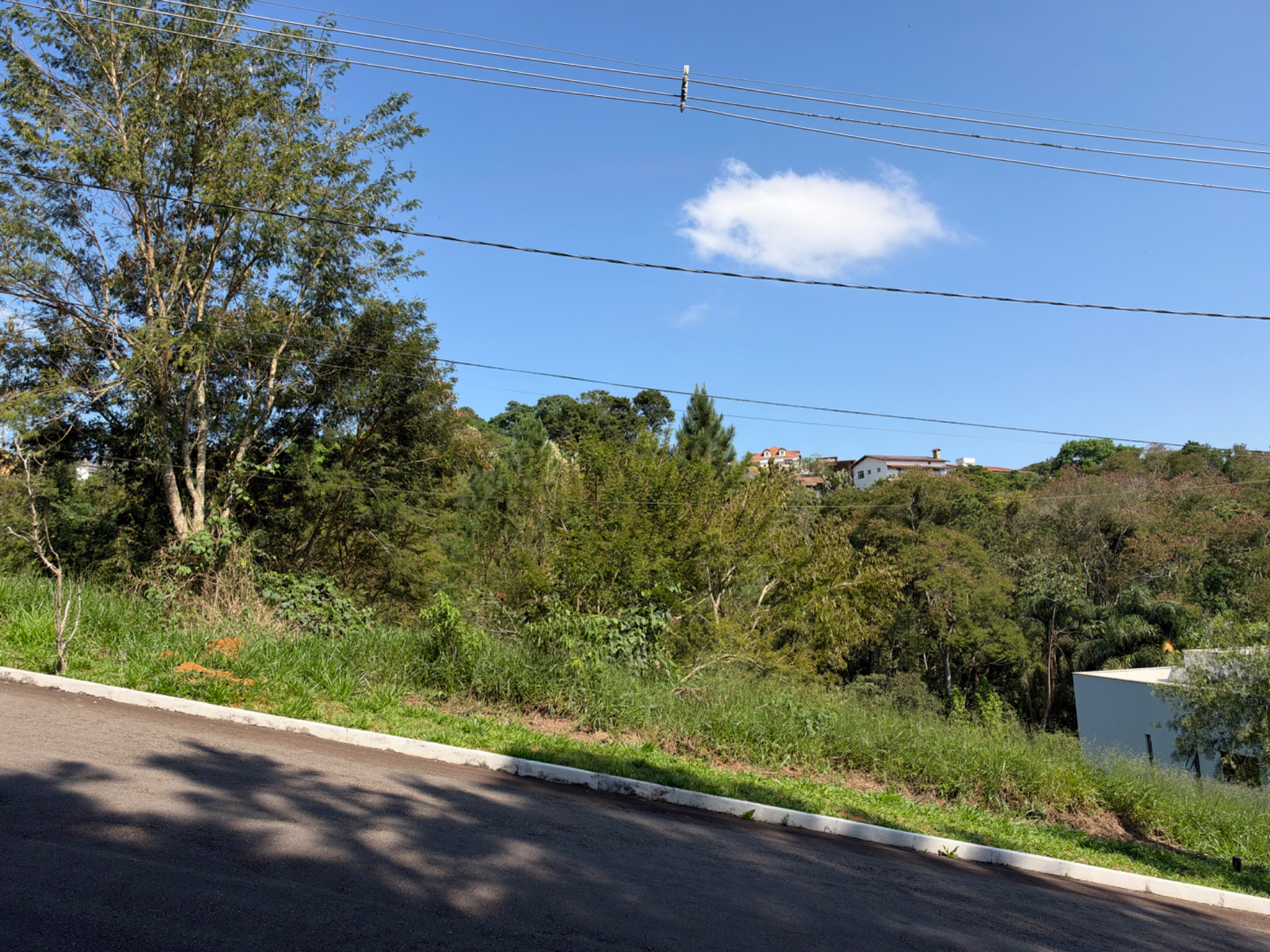 Terreno em condomínio em declive no São Pedro, foto 2