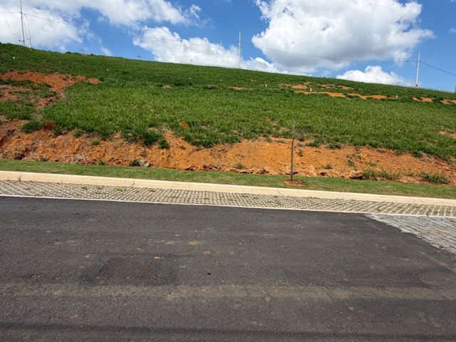 Terreno em aclive, São Pedro.