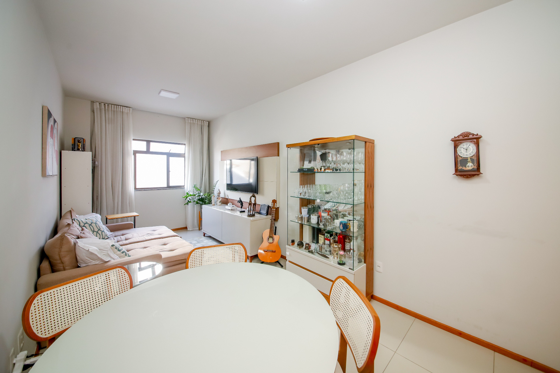 Apartamento com cômodos amplos e localização prática para venda, foto 3