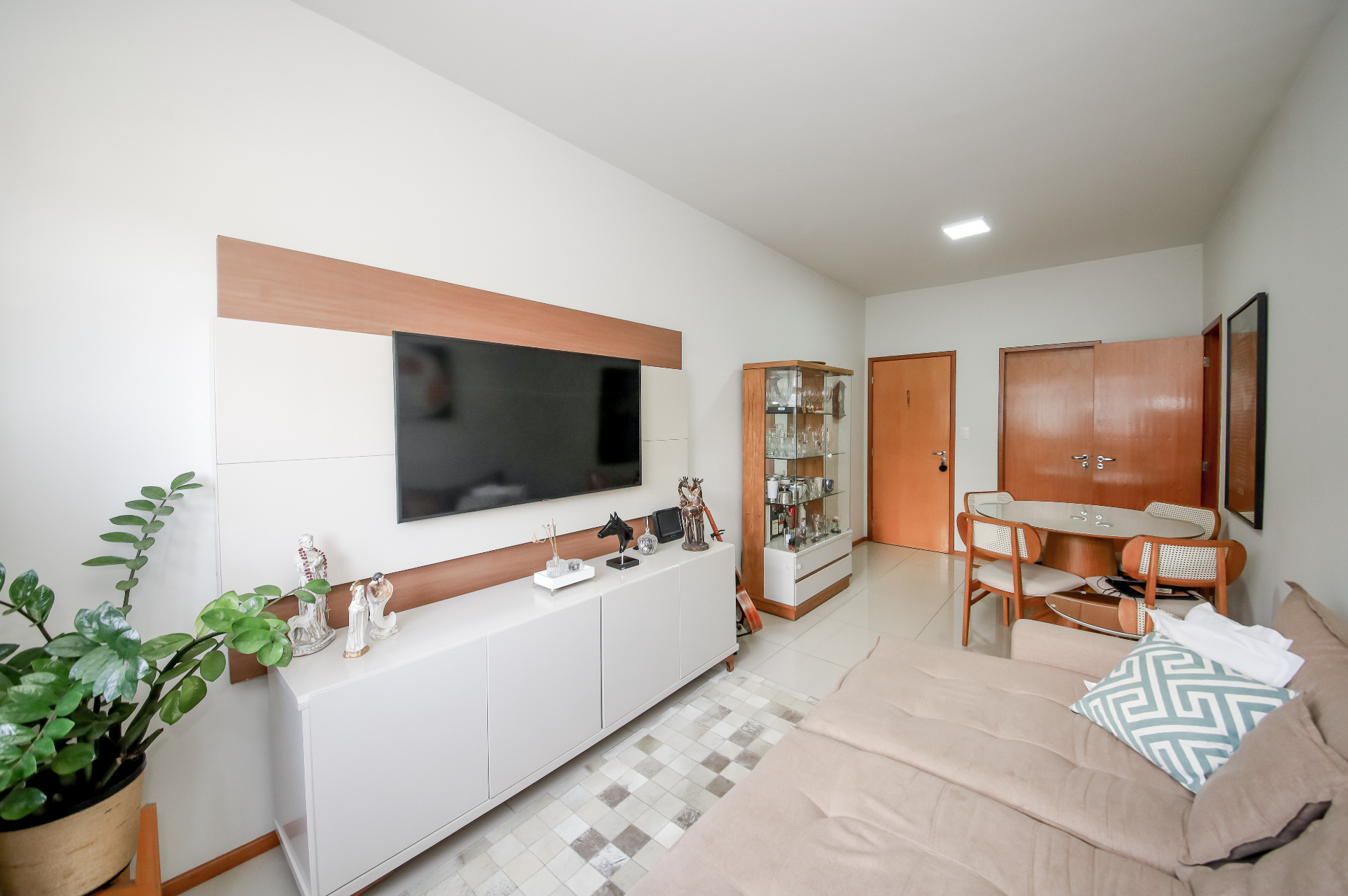Apartamento com cômodos amplos e localização prática para venda, foto 5