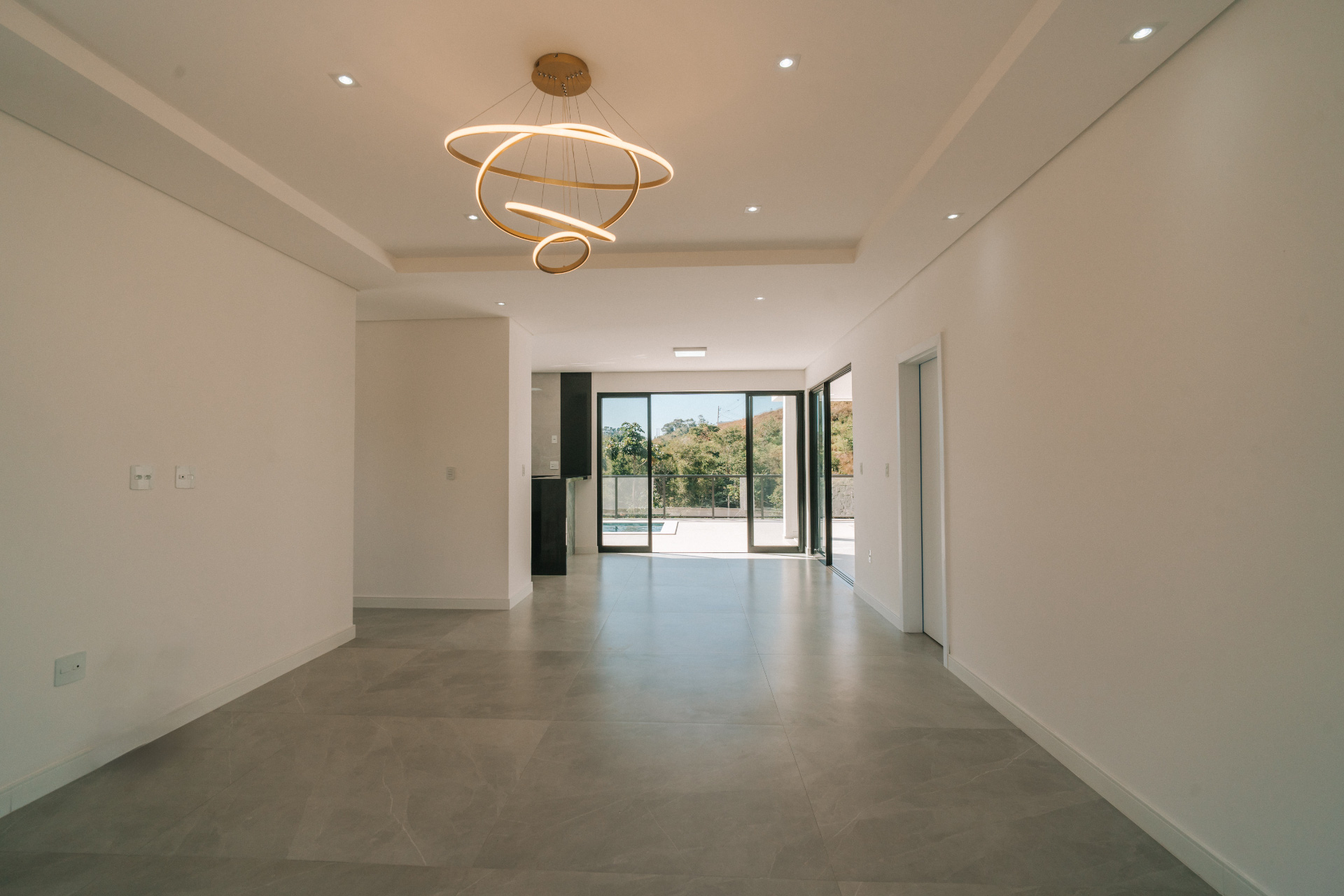 Casa moderna com 4 suítes e piscina com vista para venda, foto 2