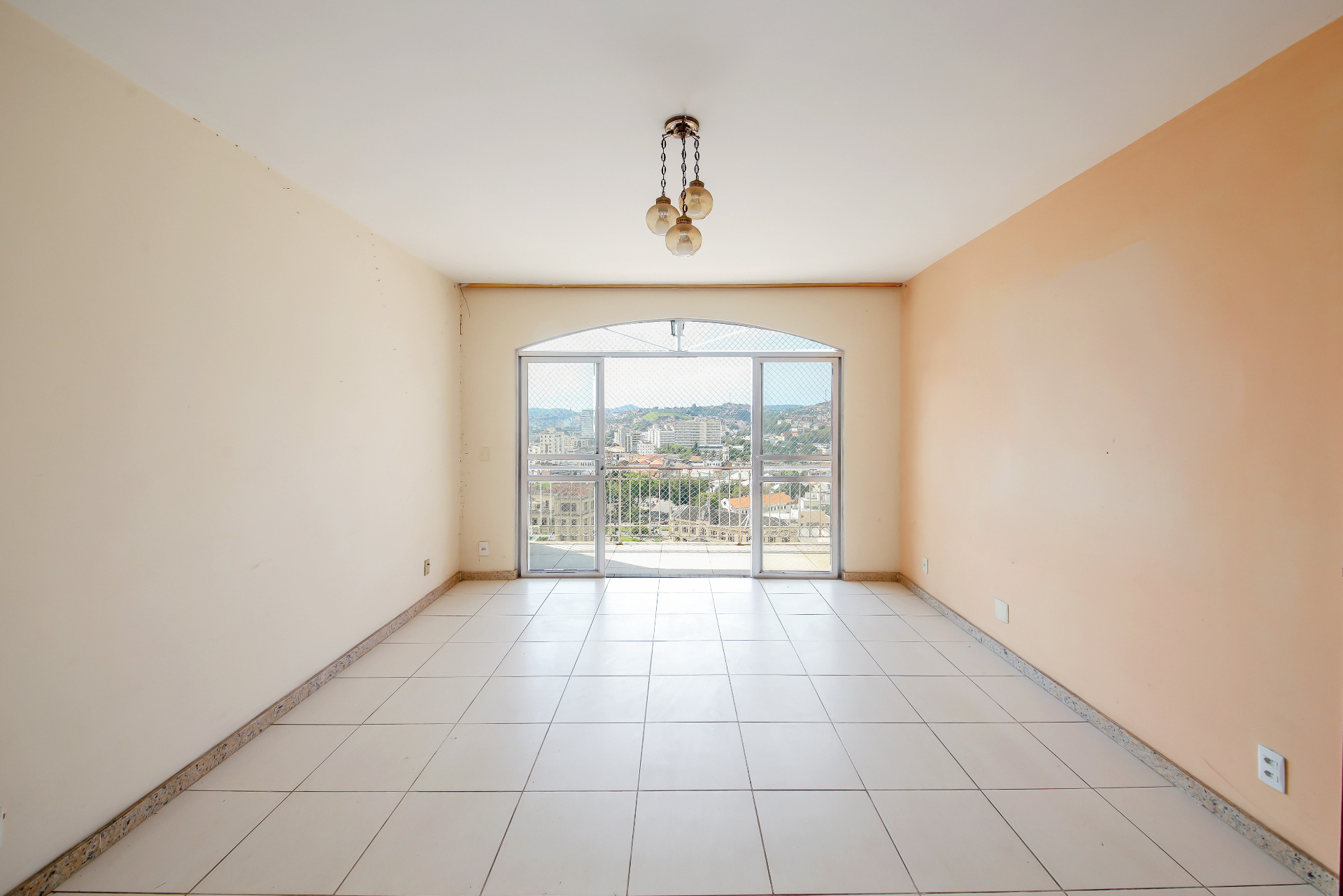 Cobertura ampla com 3 suítes e vista para a cidade para venda, foto 1