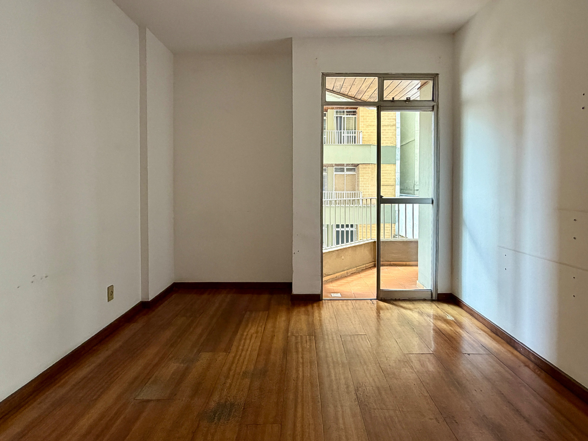 Quarto e sala prático e bem localizado para venda, foto 2