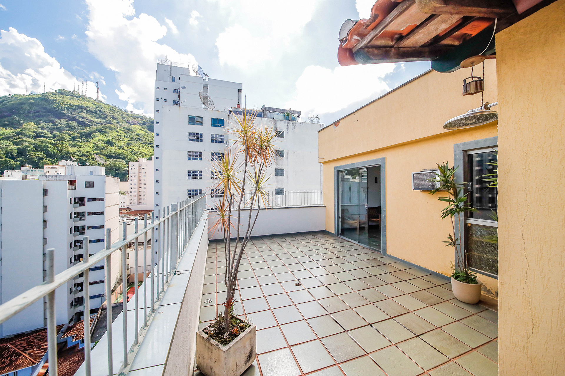 Santa Helena: Duplex com terraço. Venda., foto 16