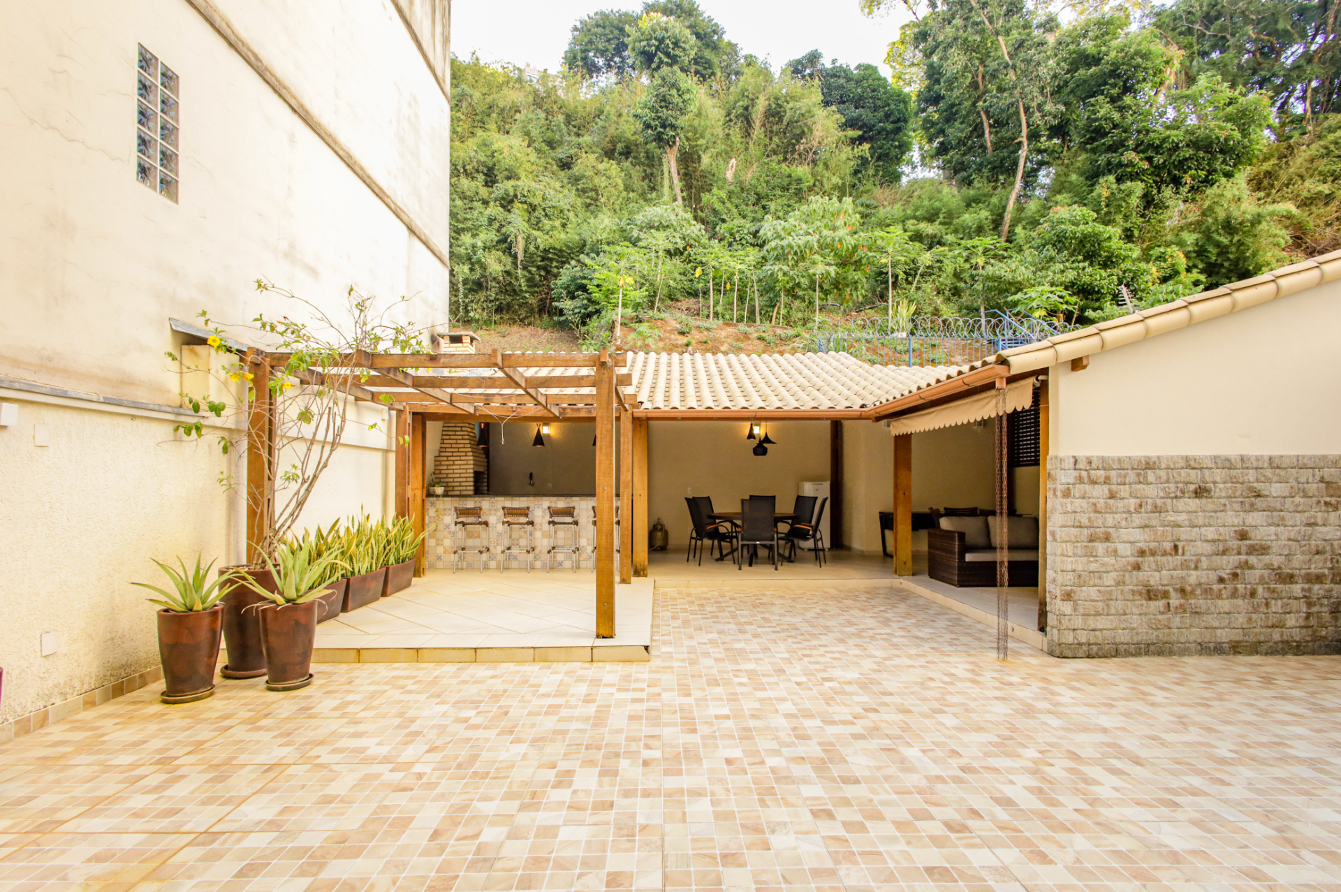 Garden amplo, 3 quartos, Santa Helena., foto 1