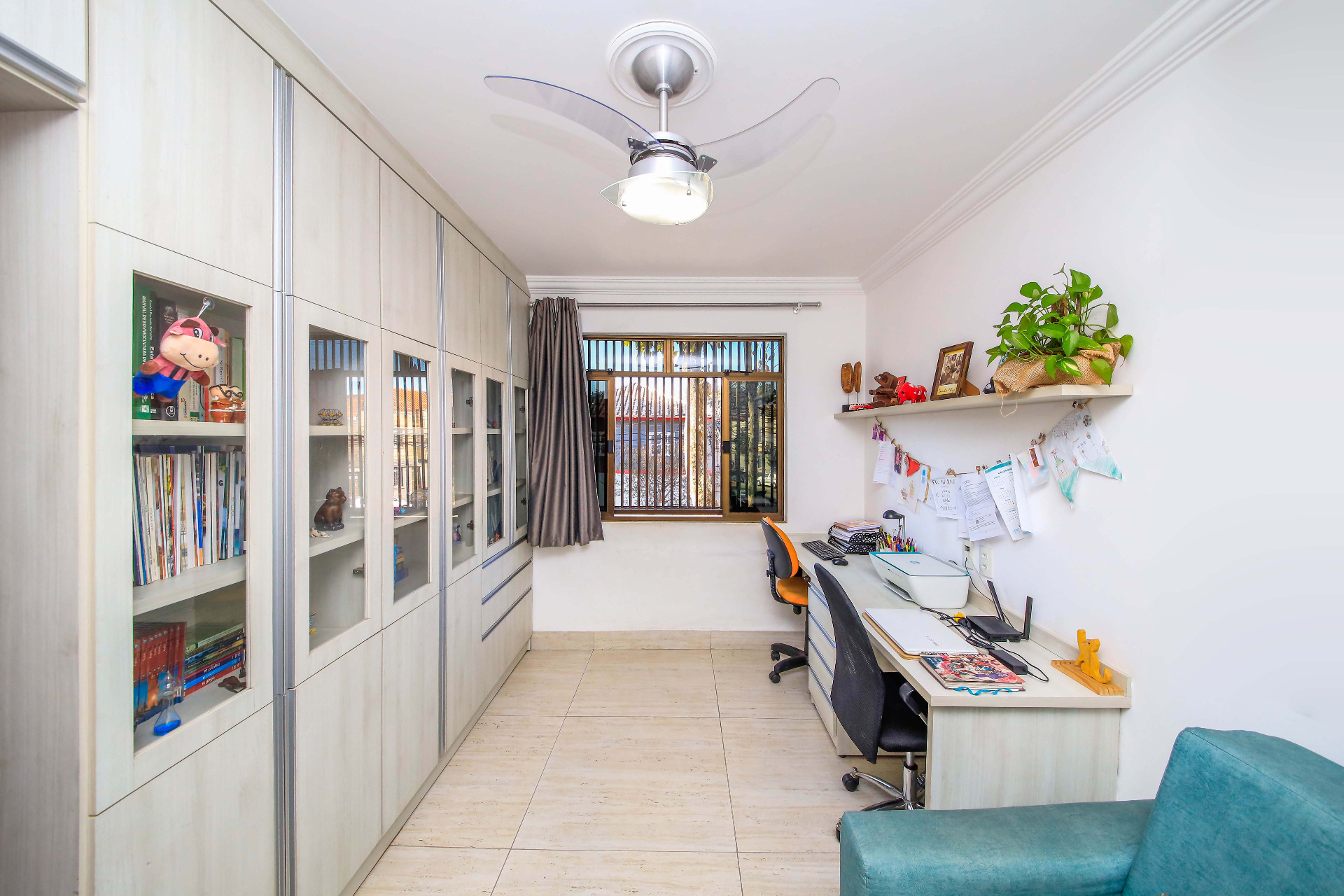 Mariano Procópio. Casa com duas áreas externas, 357m²., foto 5