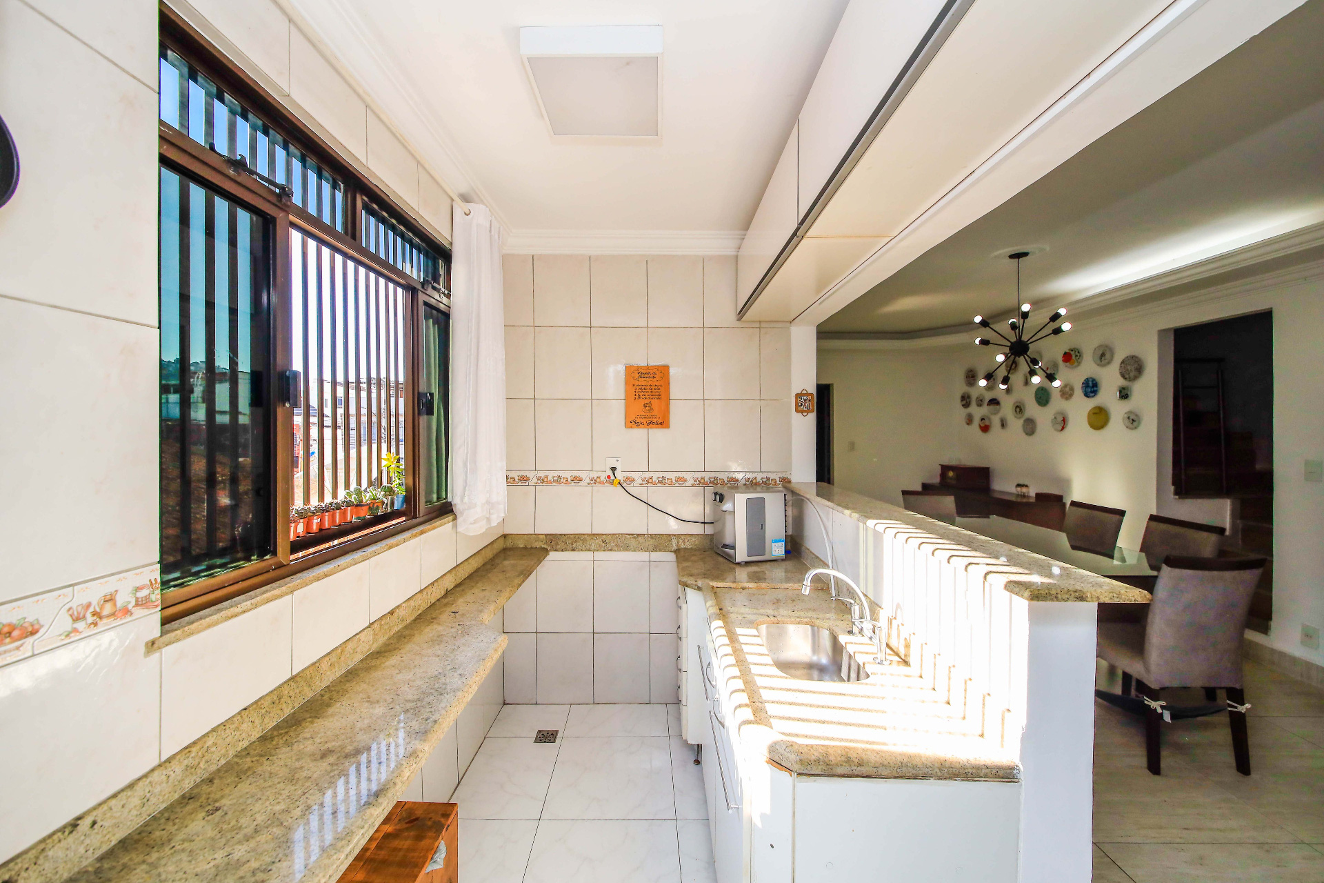 Mariano Procópio. Casa com duas áreas externas, 357m²., foto 13