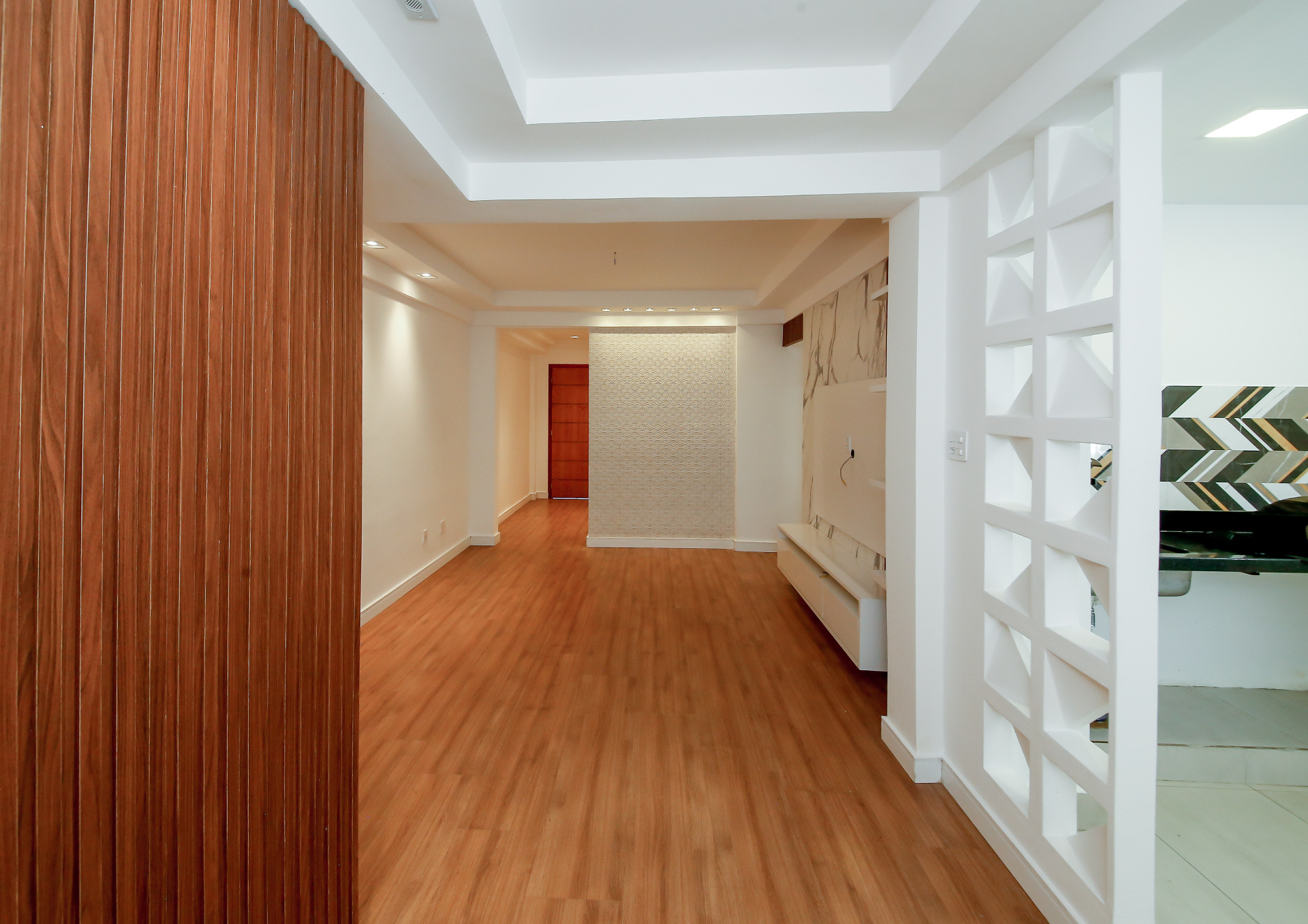 Apto térreo reformado, 2 quartos, entrada própria., foto 3