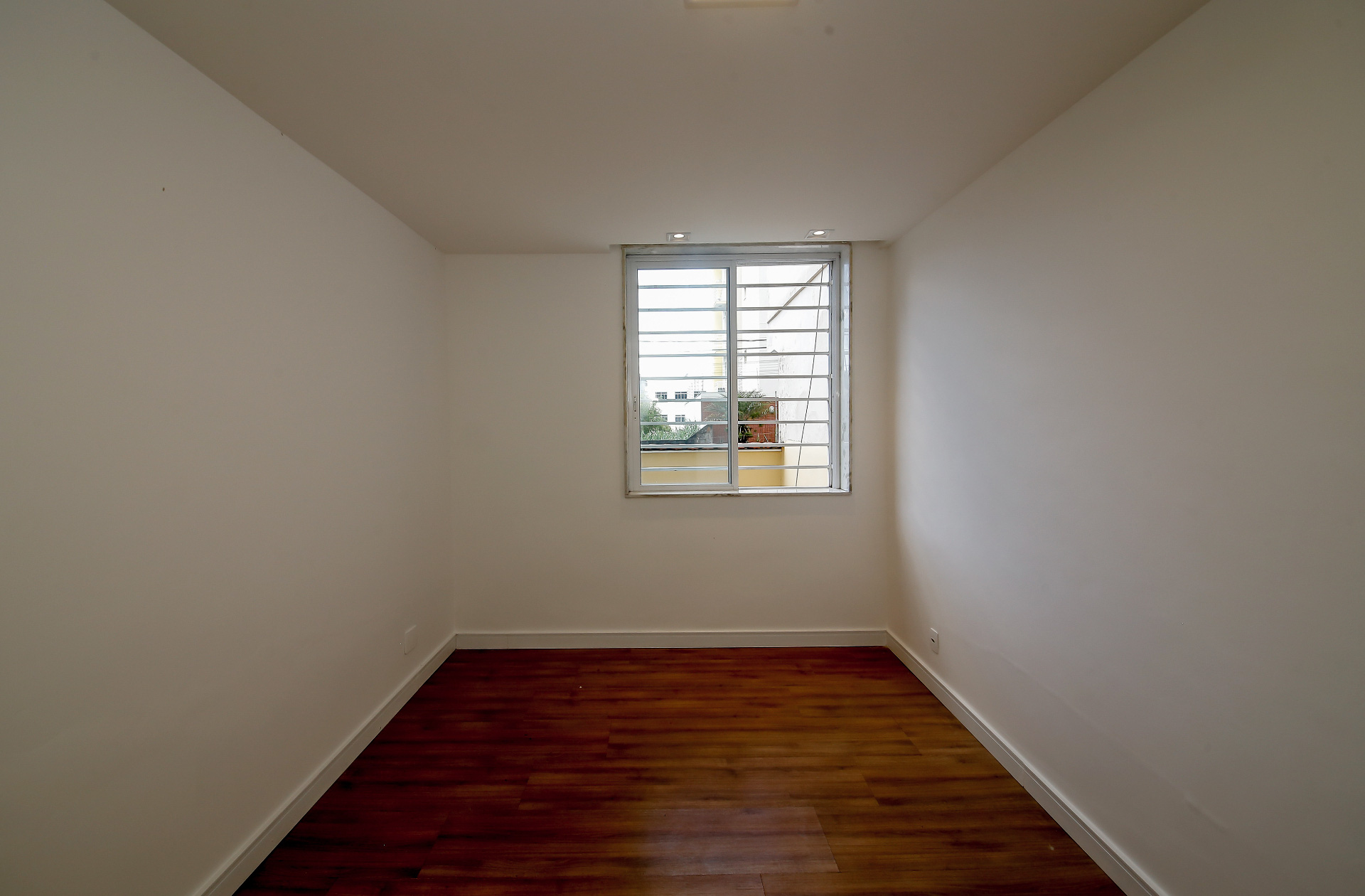 Apto térreo reformado, 2 quartos, entrada própria., foto 7