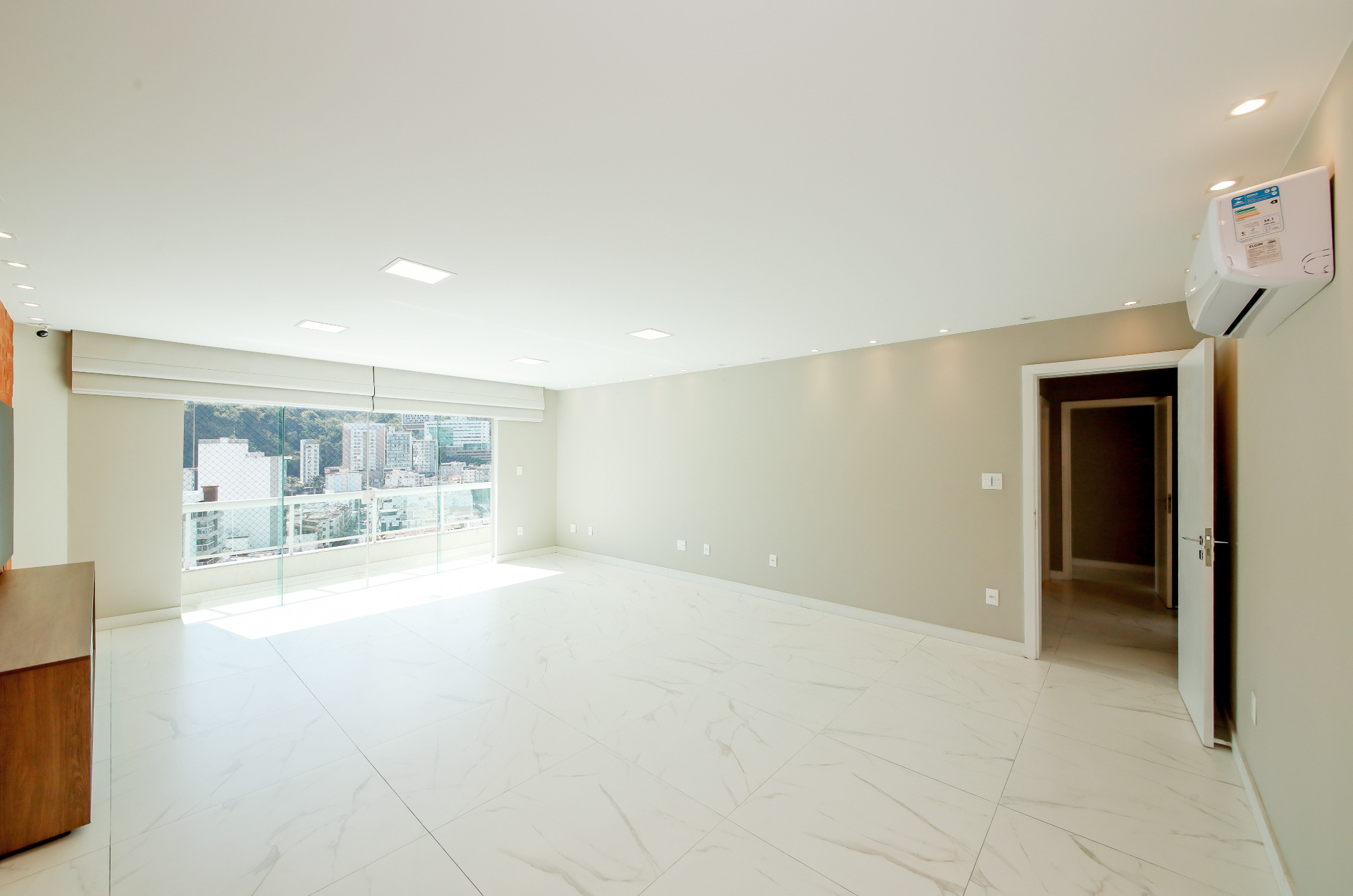 Apartamento amplo com 3 suítes e 3 vagas para venda, foto 2