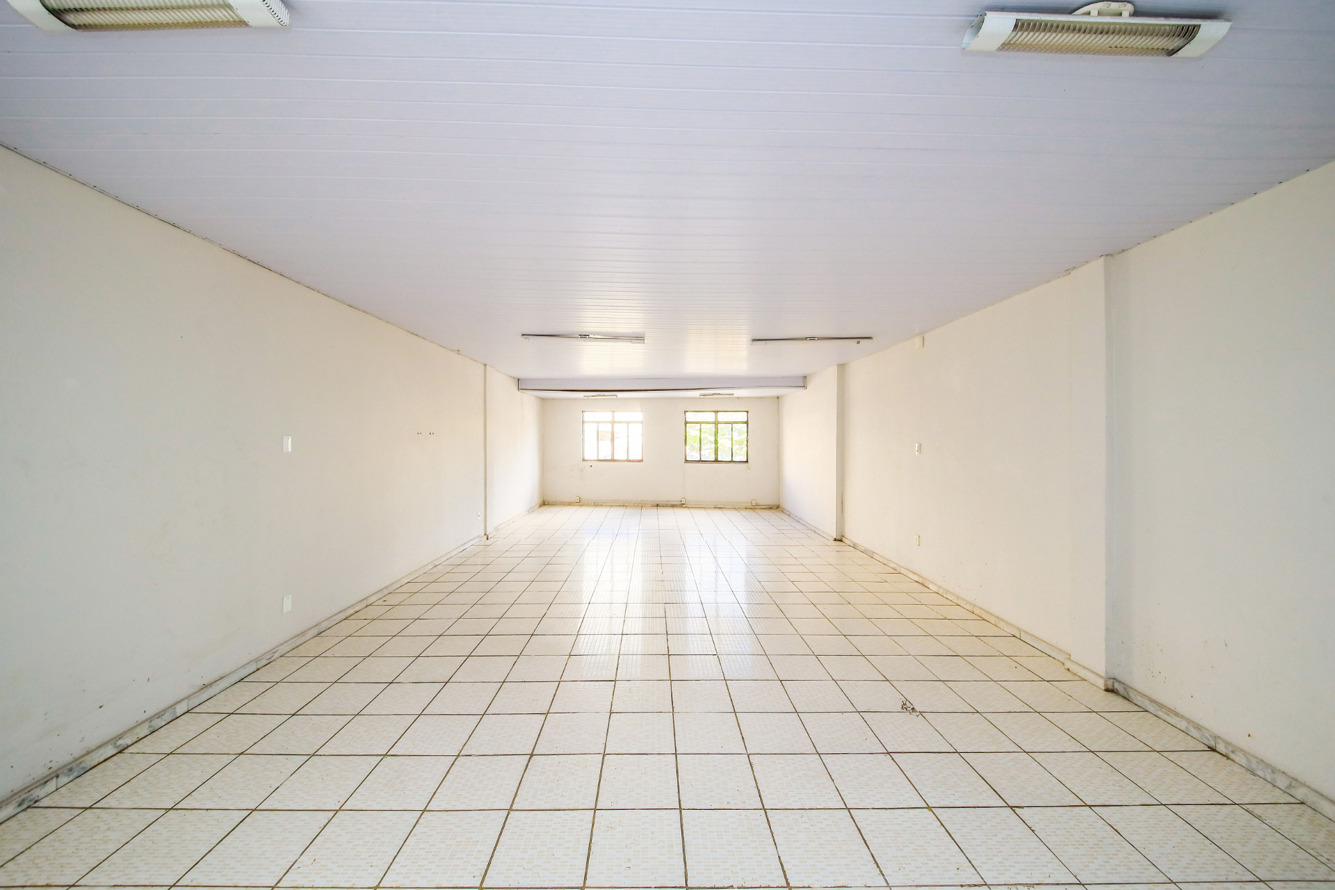 Andar comercial. 182m² na Av. Itamar Franco., foto 1