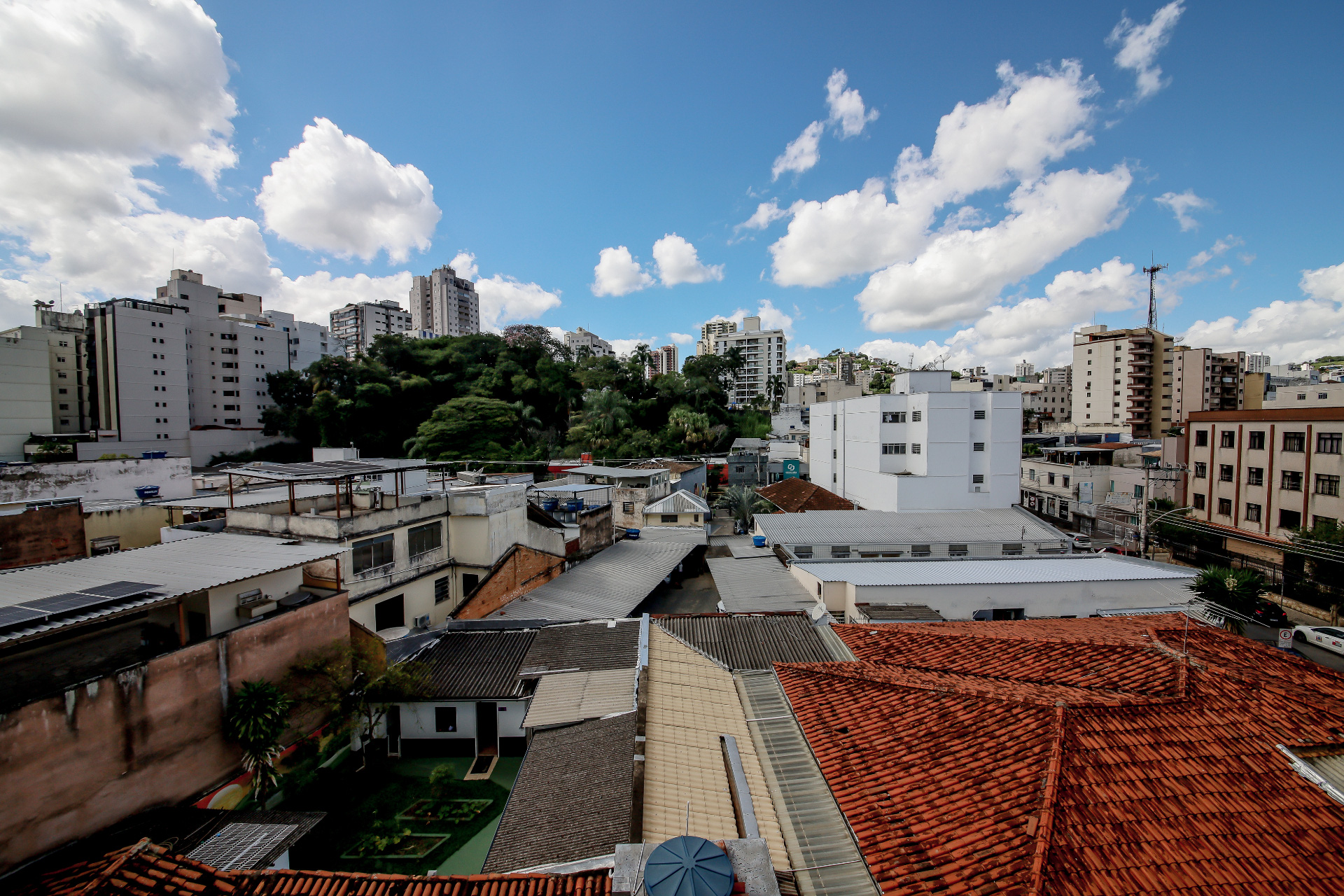 Alto dos Passos. Três quartos, ambientes claros., foto 12