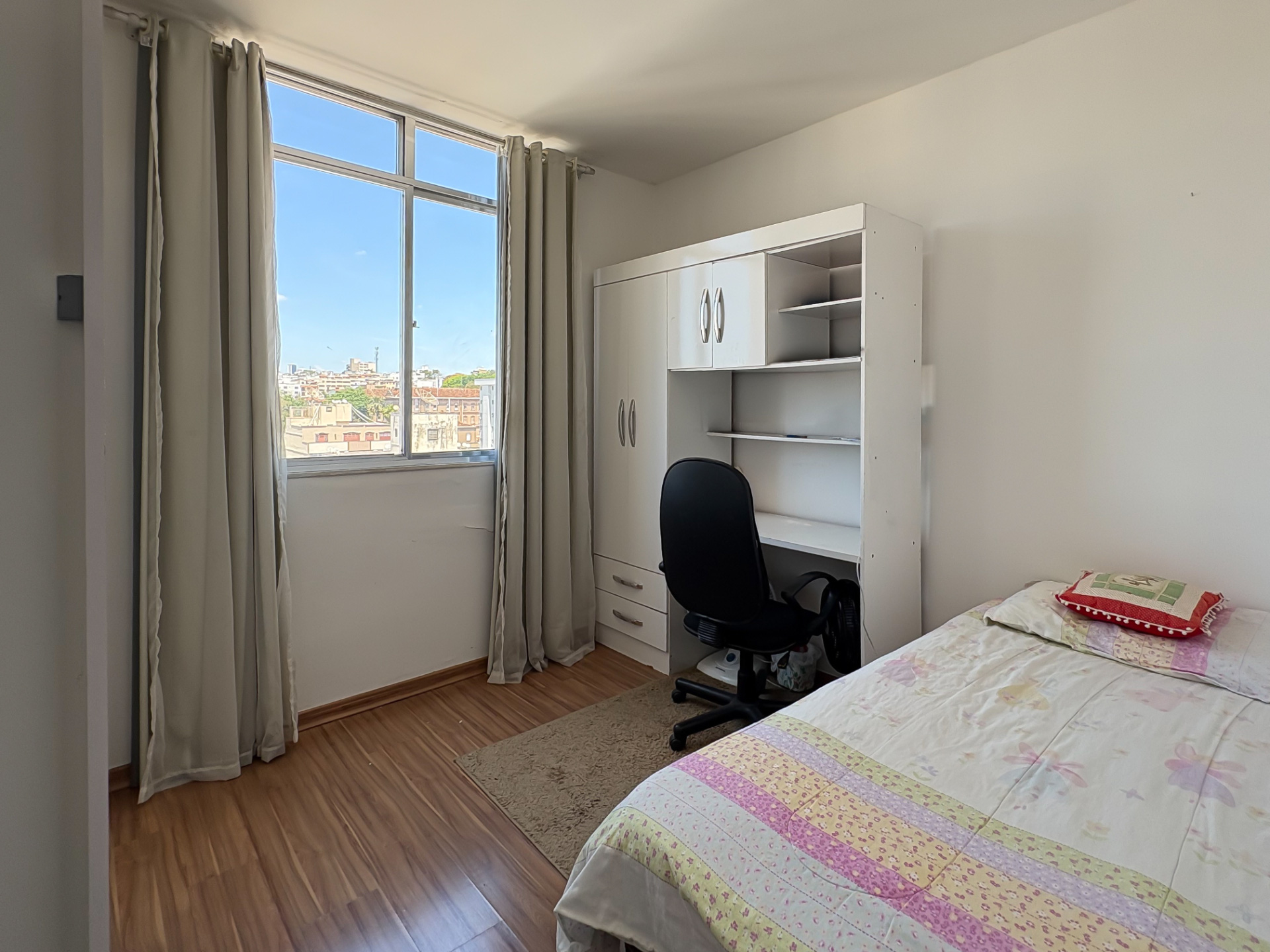 Quarto e sala no Centro, bem localizado e com vaga para venda, foto 6