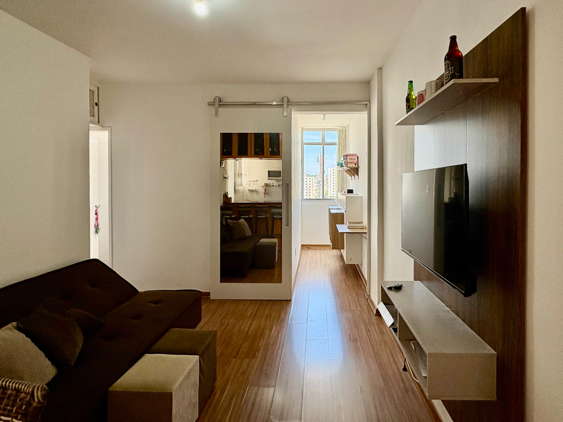 Quarto e sala no Centro, bem localizado e com vaga para venda, foto 1