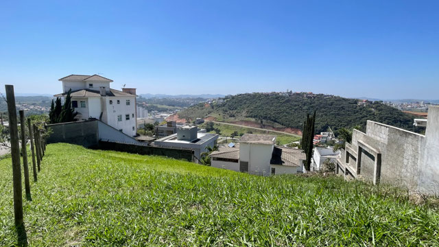 Cond. Spina Ville no bairro São Pedro Lote / Terreno para venda no bairro São Pedro em Juiz de Fora, MG Valor R$ 33.000.000,00.