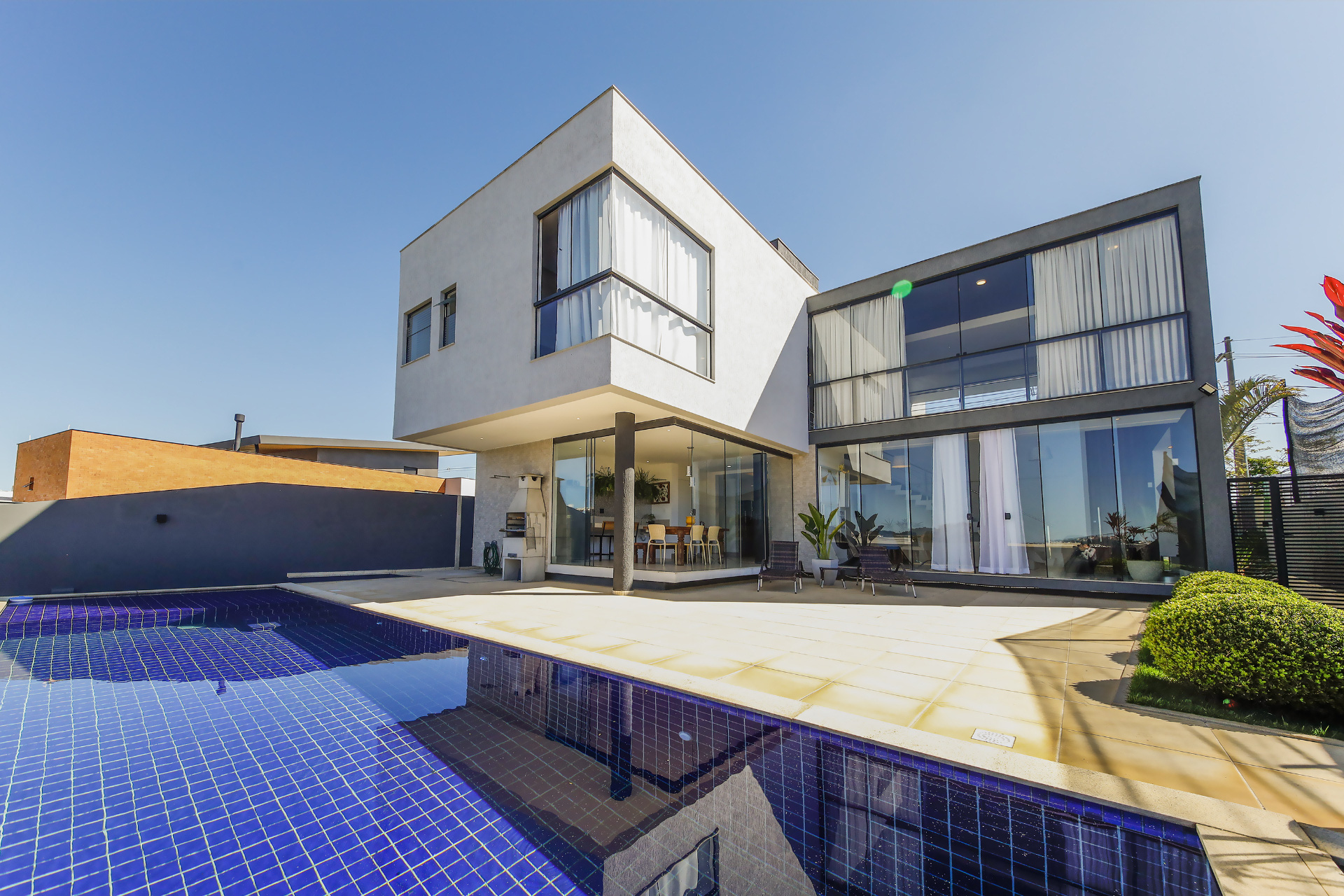 São Pedro: Casa ampla, 4 vagas, espaço e privacidade., foto 1