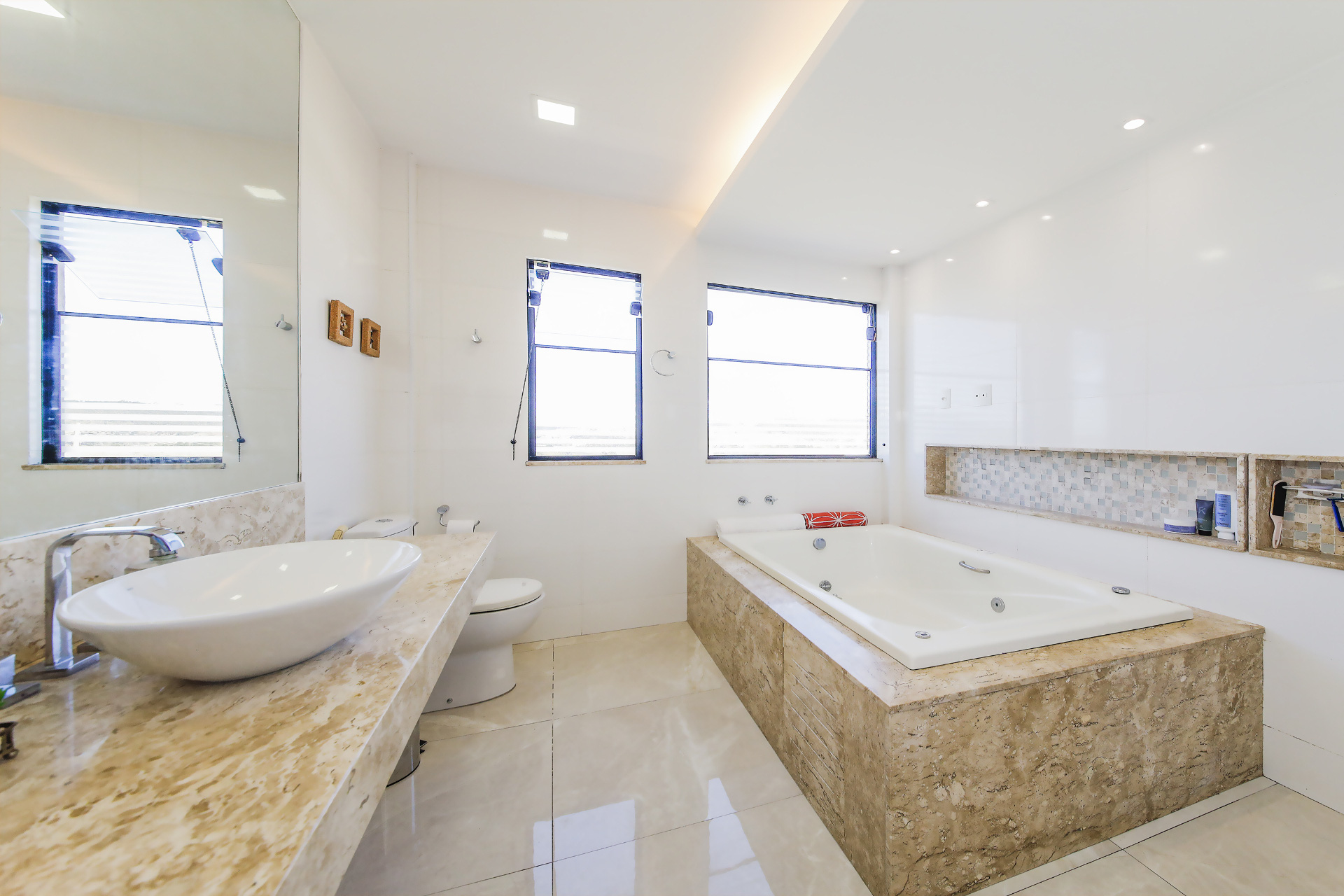 São Pedro: Casa ampla, 4 vagas, espaço e privacidade., foto 27