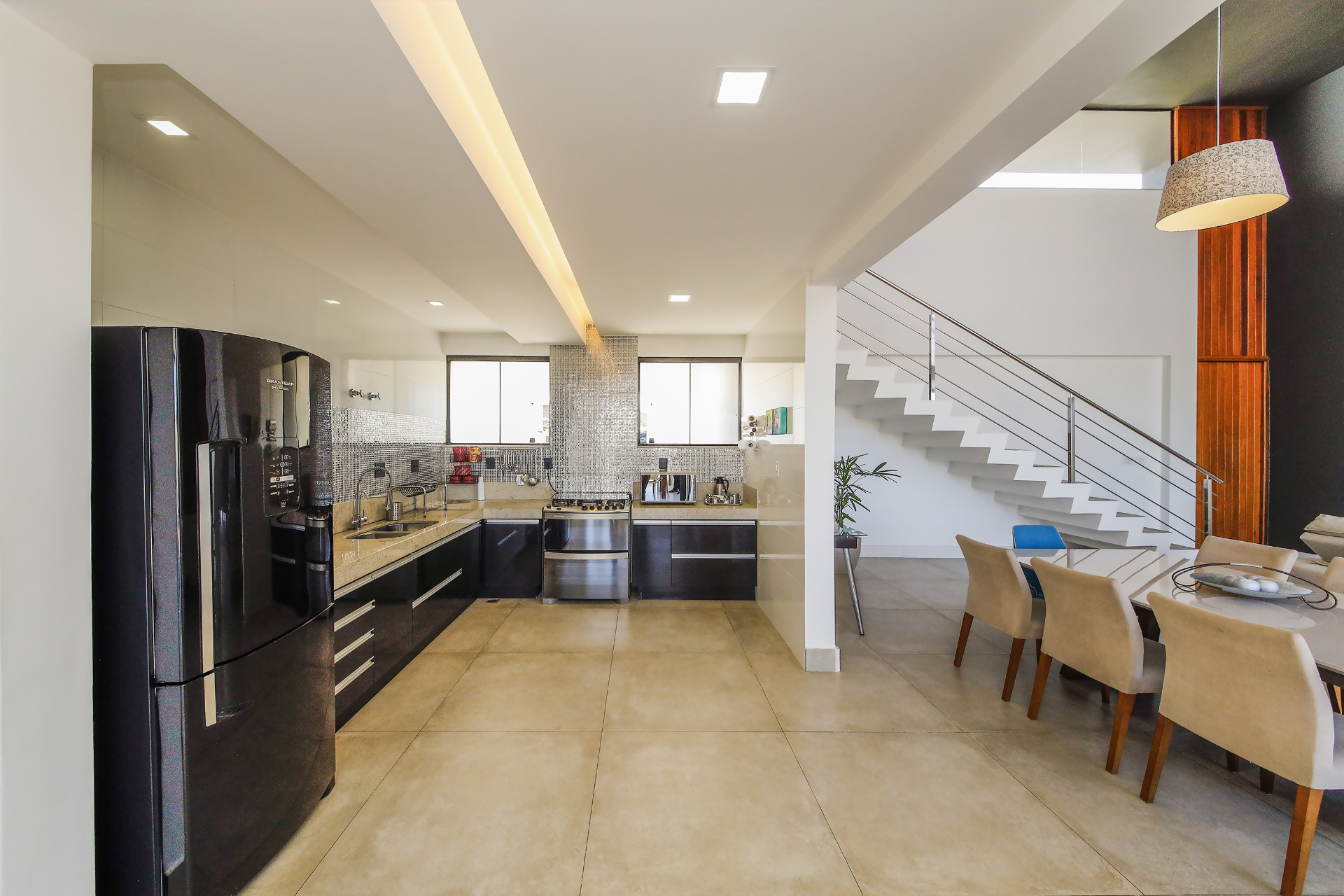 São Pedro: Casa ampla, 4 vagas, espaço e privacidade., foto 10
