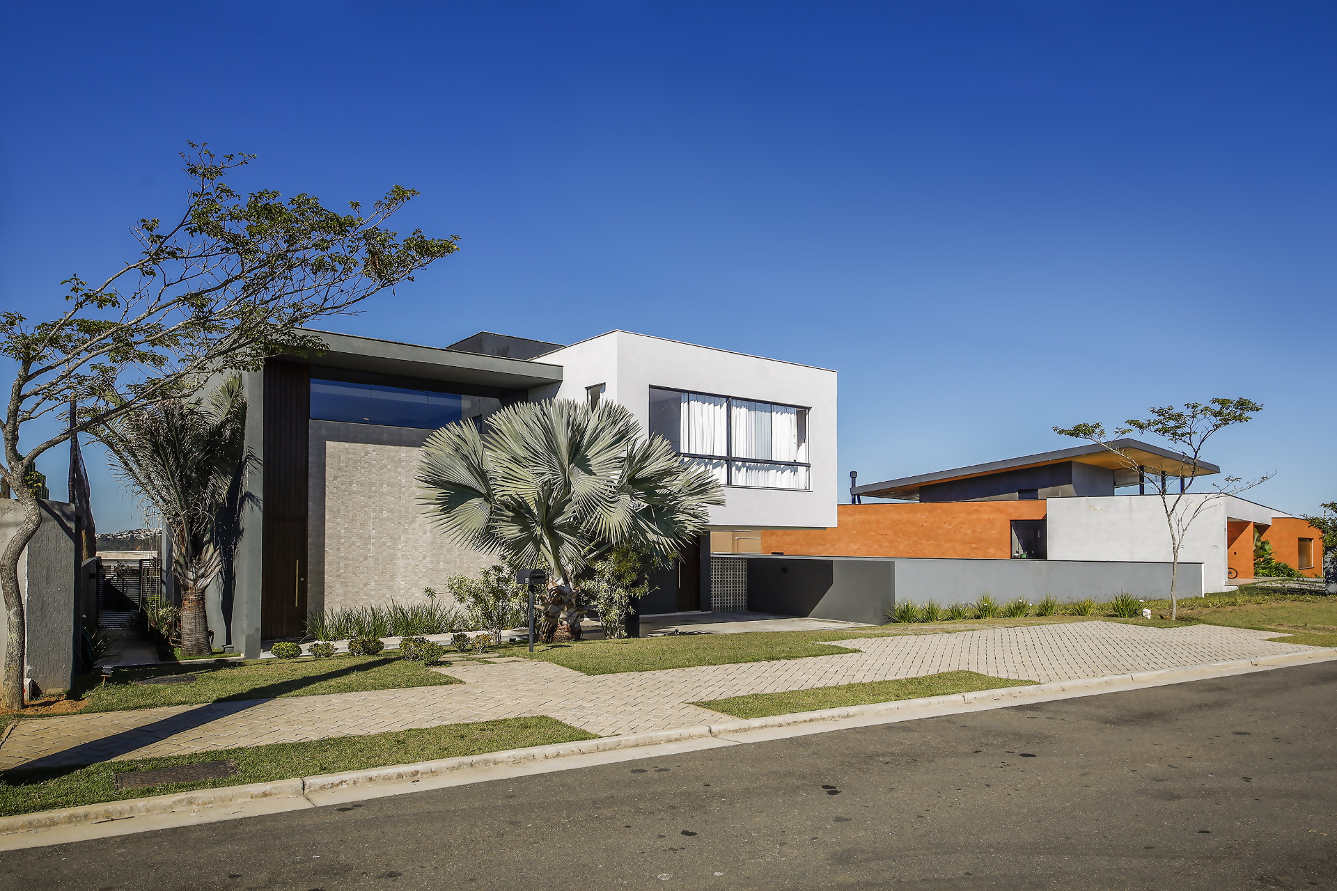São Pedro: Casa ampla, 4 vagas, espaço e privacidade., foto 2