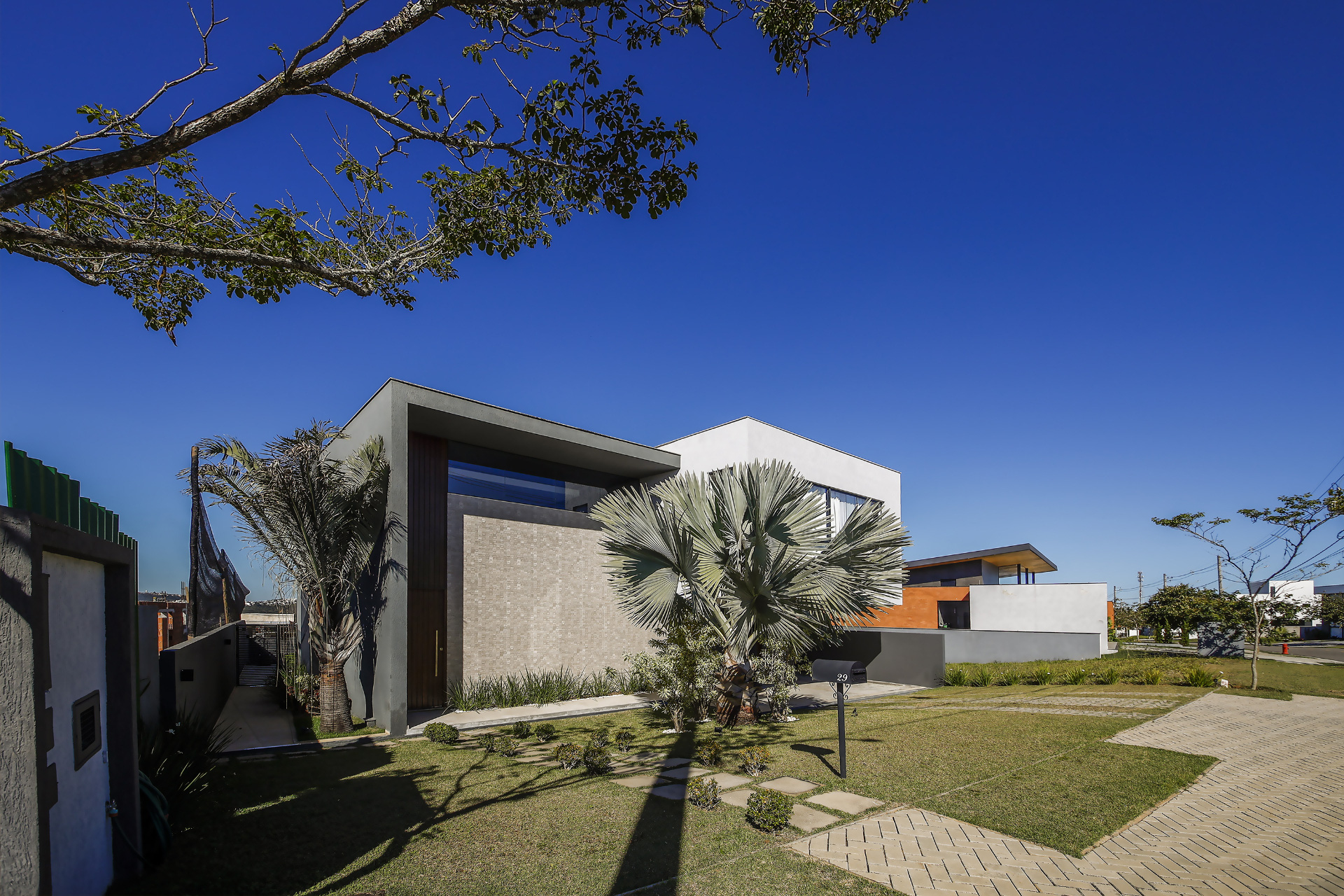 São Pedro: Casa ampla, 4 vagas, espaço e privacidade., foto 3