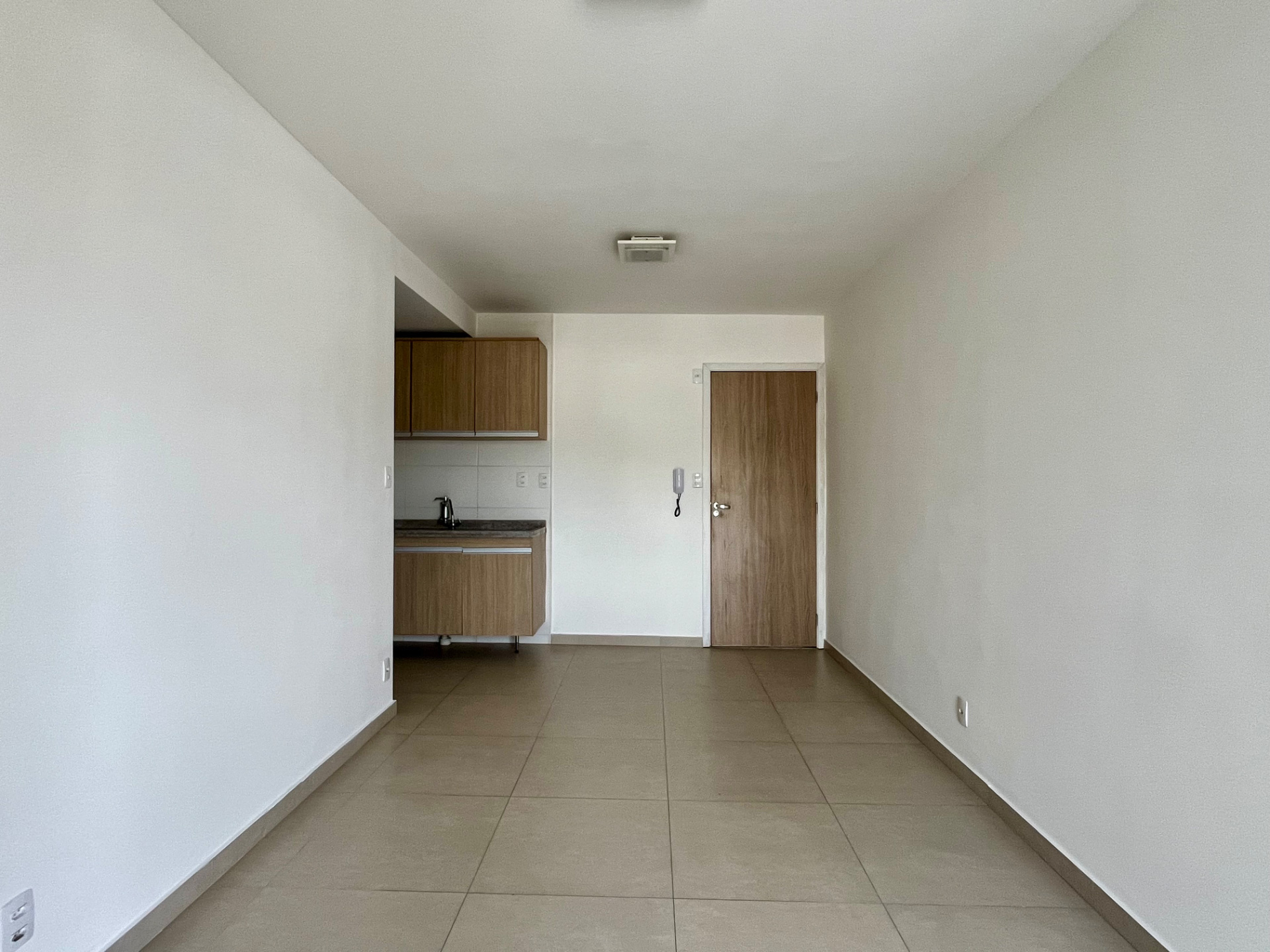 Varanda e 2 quartos no Centro. 1 vaga., foto 3