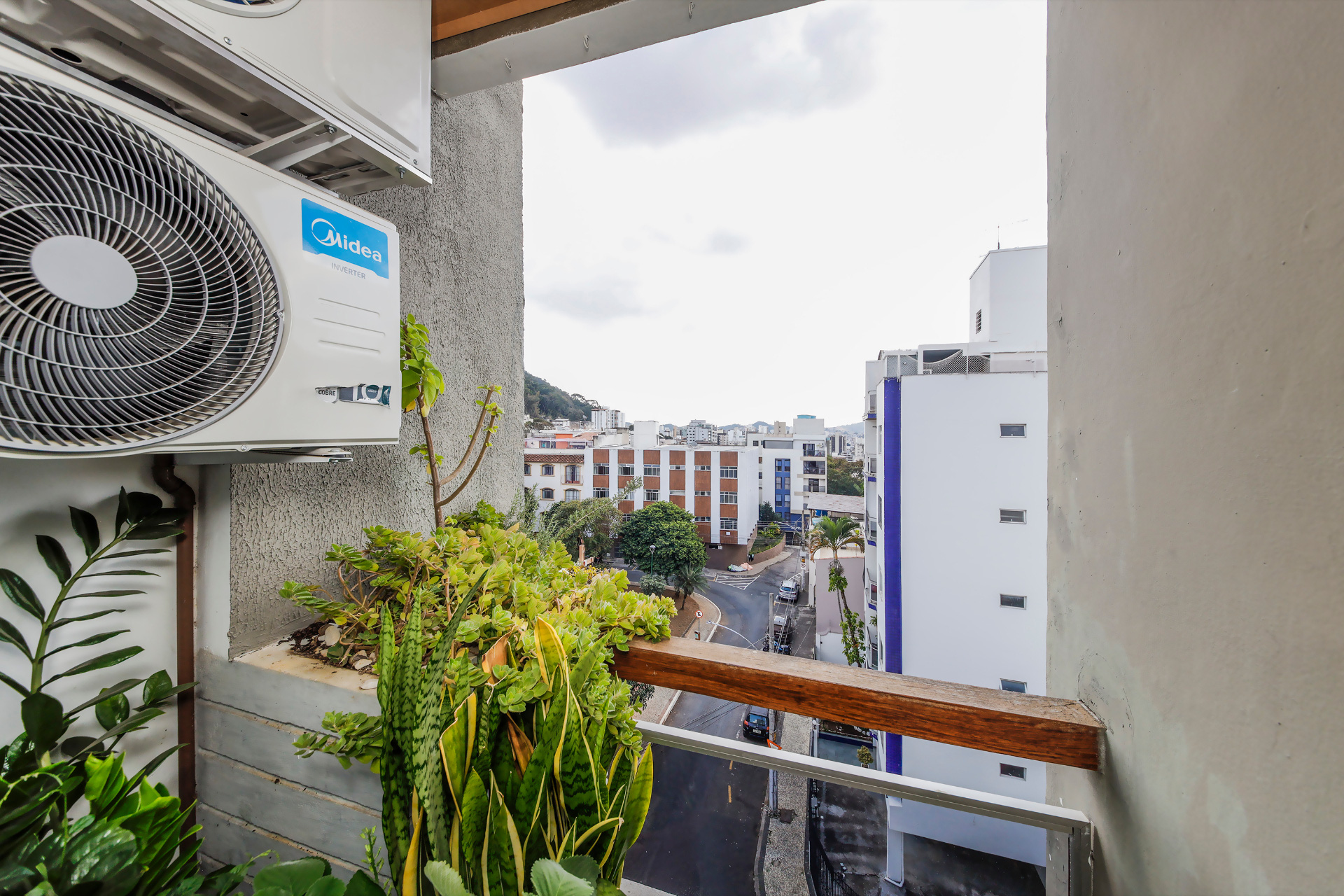 Centro: 2 quartos, 1 suíte e varanda generosa, foto 4
