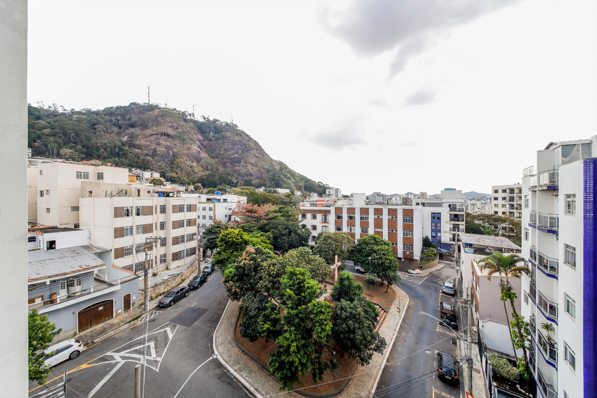 Centro: 2 quartos, 1 suíte e varanda generosa, foto 6