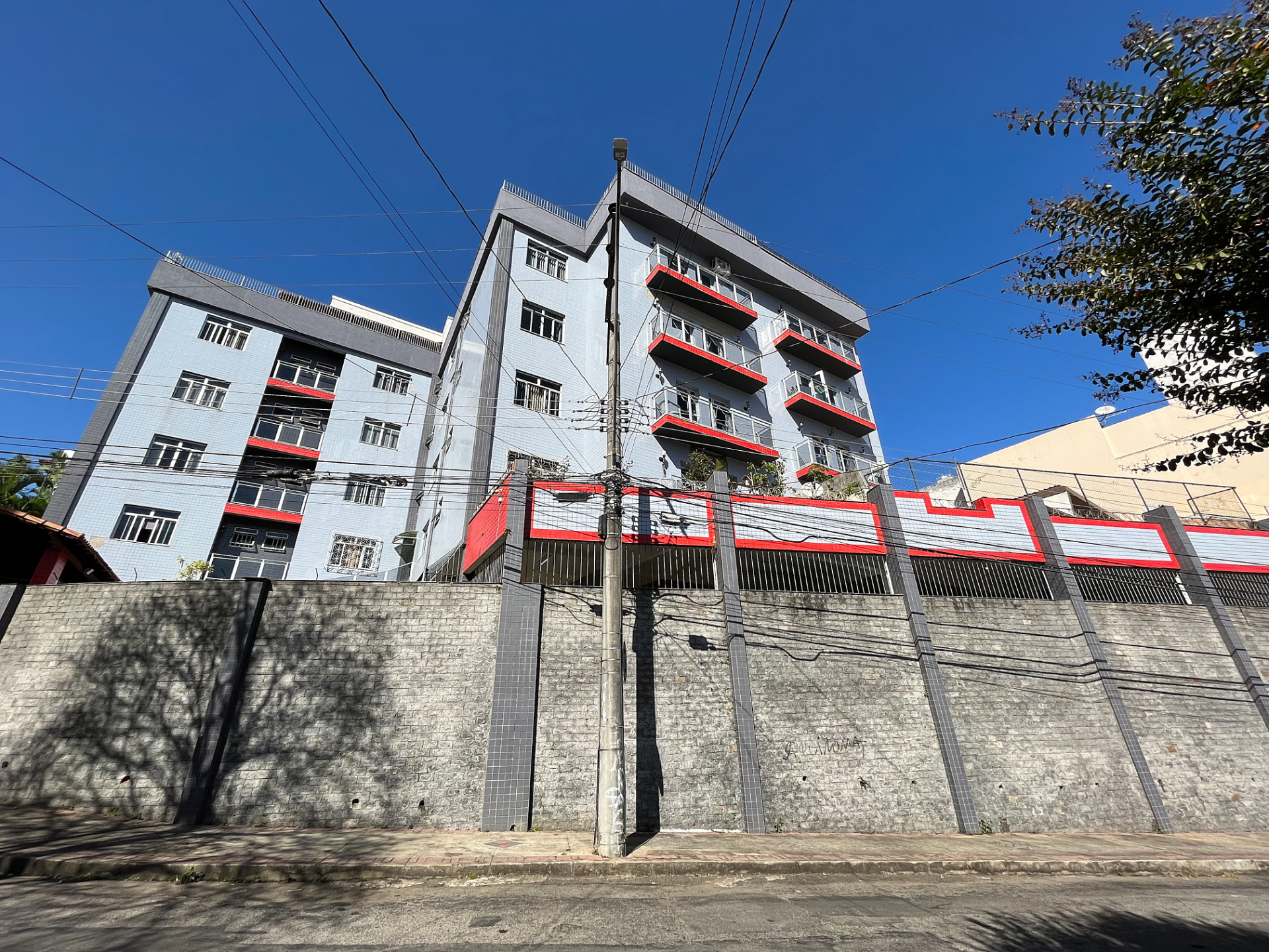 Ed. Village Dos Pinheiros, foto 1