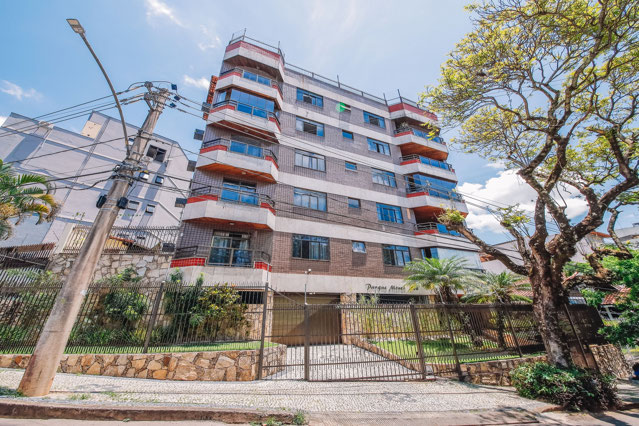 Cobertura no Bom Pastor. 262m² bem divididos.