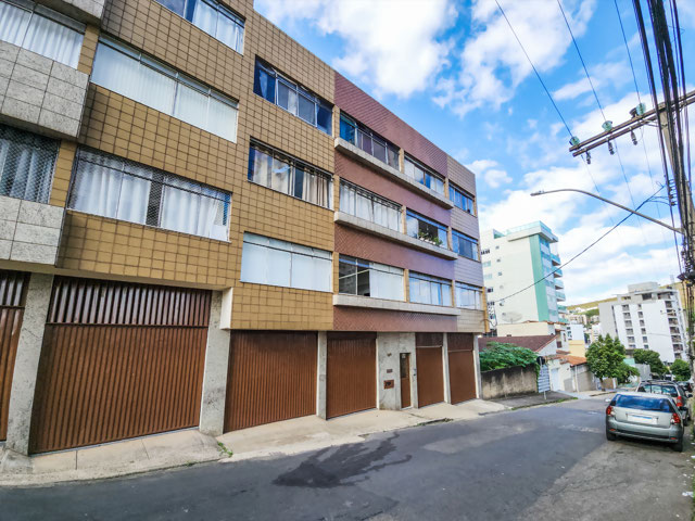 Apartamento reformado, área externa. Perfeito para receber.