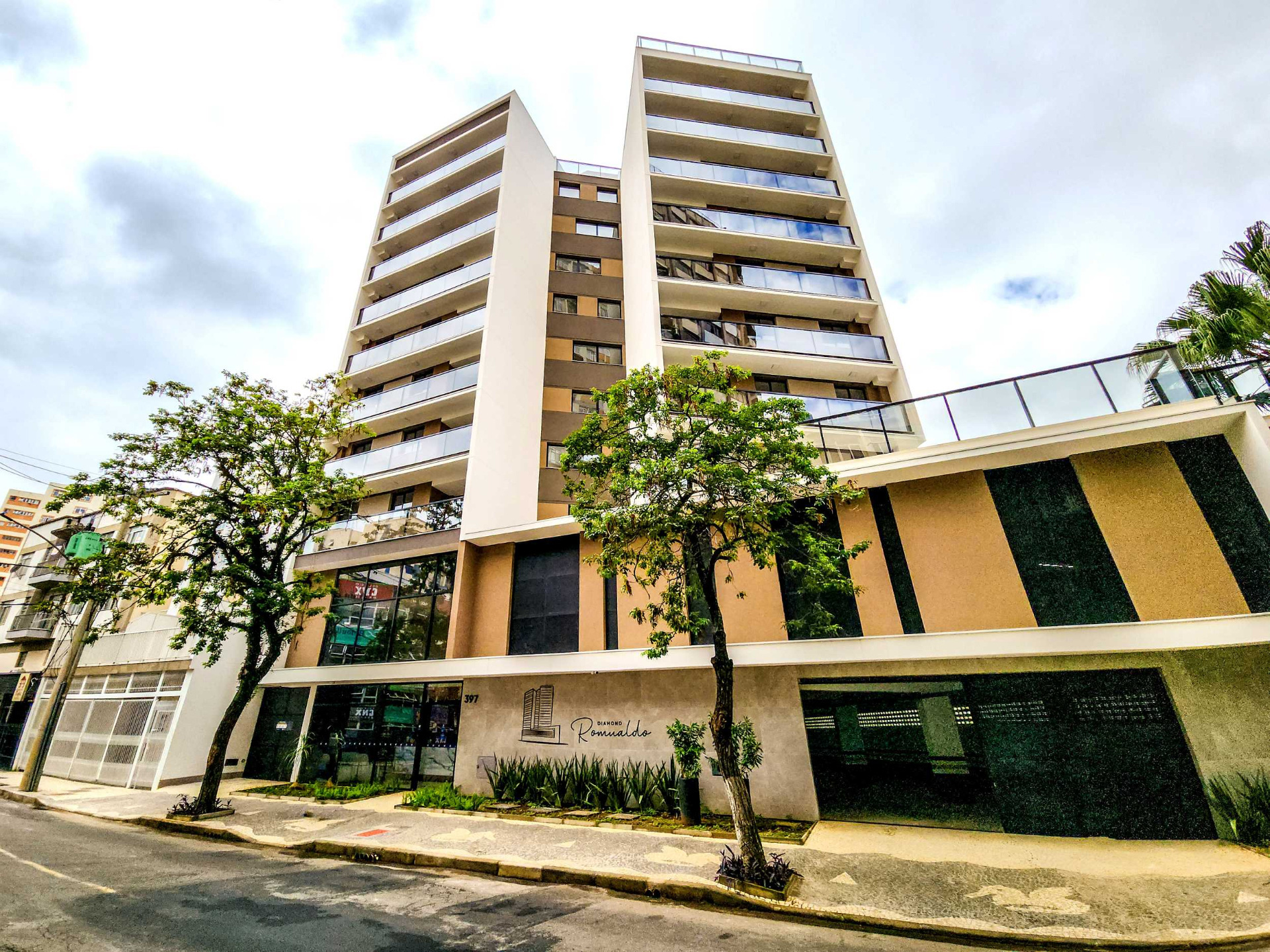 Diamond Romualdo, foto 1