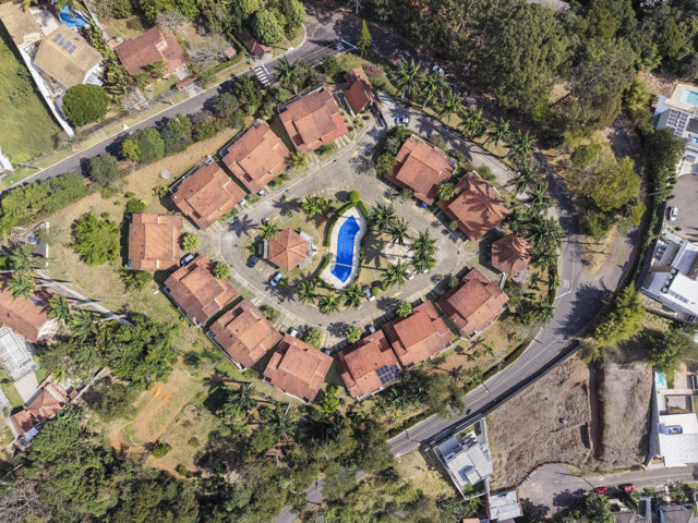 Casa duplex com 4 quartos, Morro do Imperador.