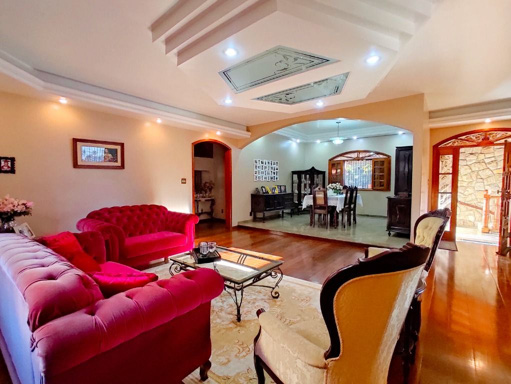Casa com 5 quartos à venda, 357 m² por R$ 1.500.000 - Santa Terezinha - Juiz de Fora/MG